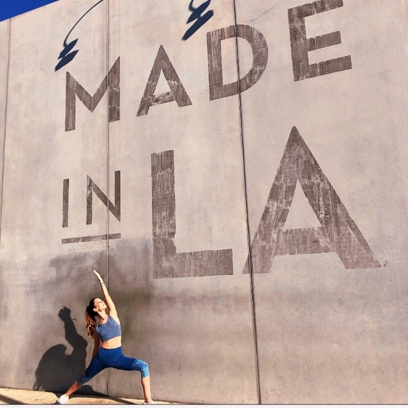 💥CLEARANCE💥 Make An Offer!!! 🎉 - Picture 4 of 9